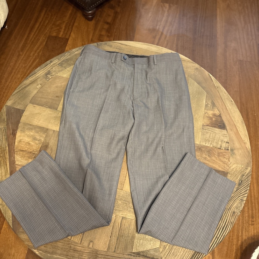 CALVIN KLEIN Mens Gray Pinstripe Wool Flat Front 2 Pc Suit 38S Jacket 32x30 Pant - Picture 11 of 12